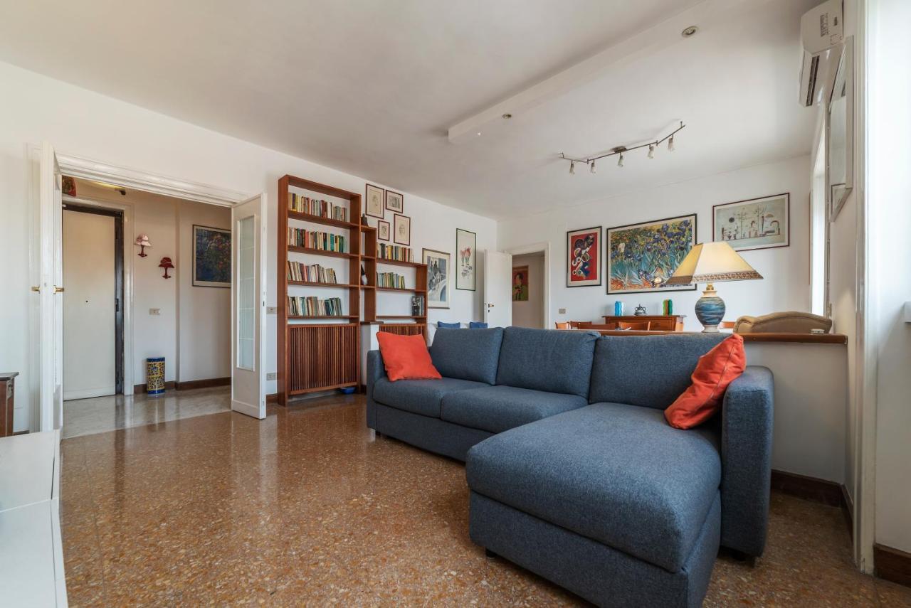 Roomy And Bright Apartment With Terrace 로마 외부 사진