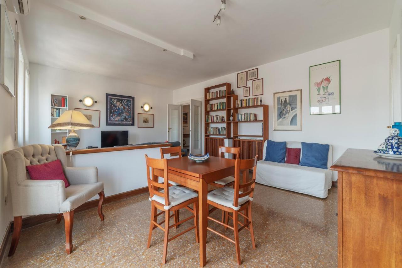 Roomy And Bright Apartment With Terrace 로마 외부 사진