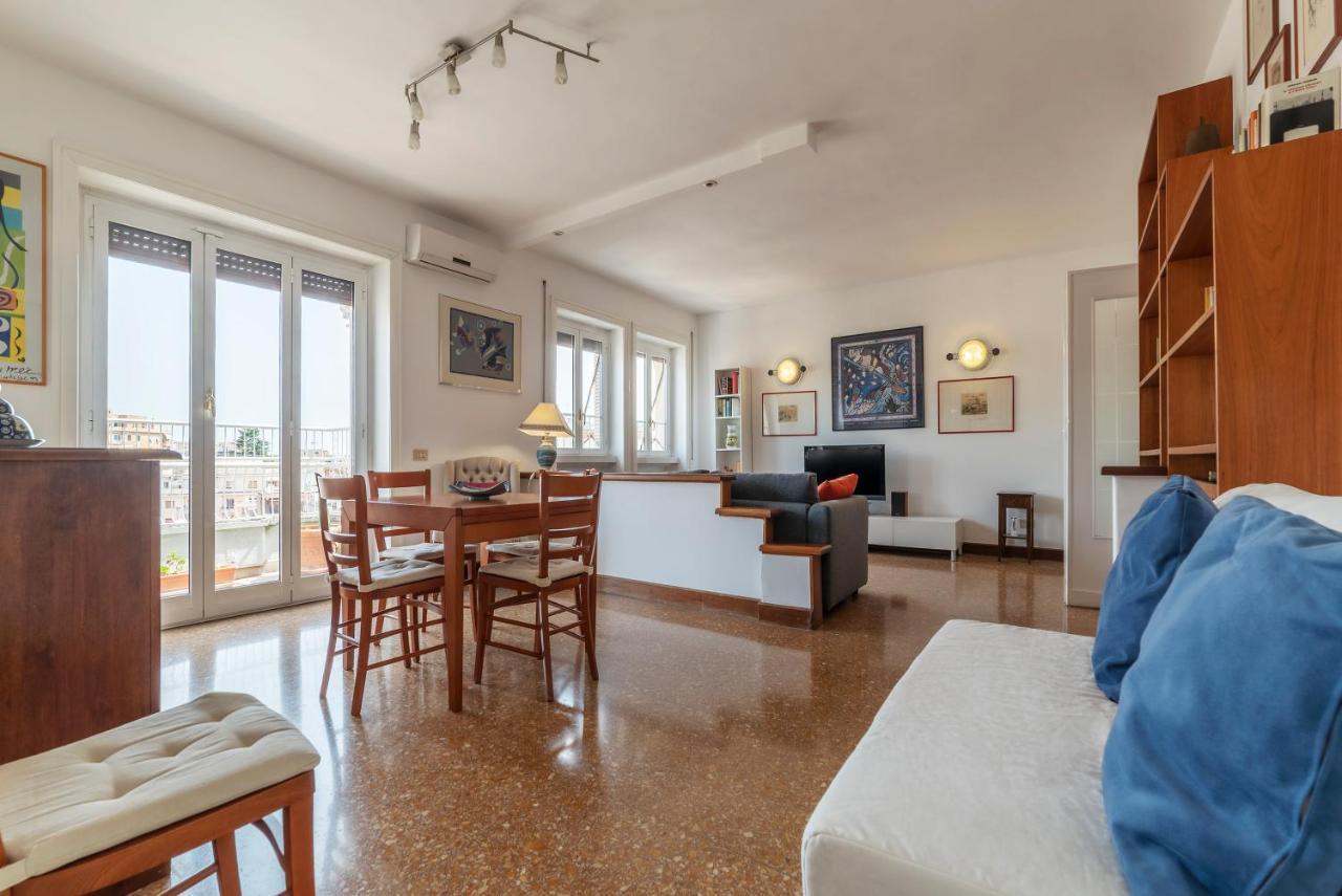 Roomy And Bright Apartment With Terrace 로마 외부 사진