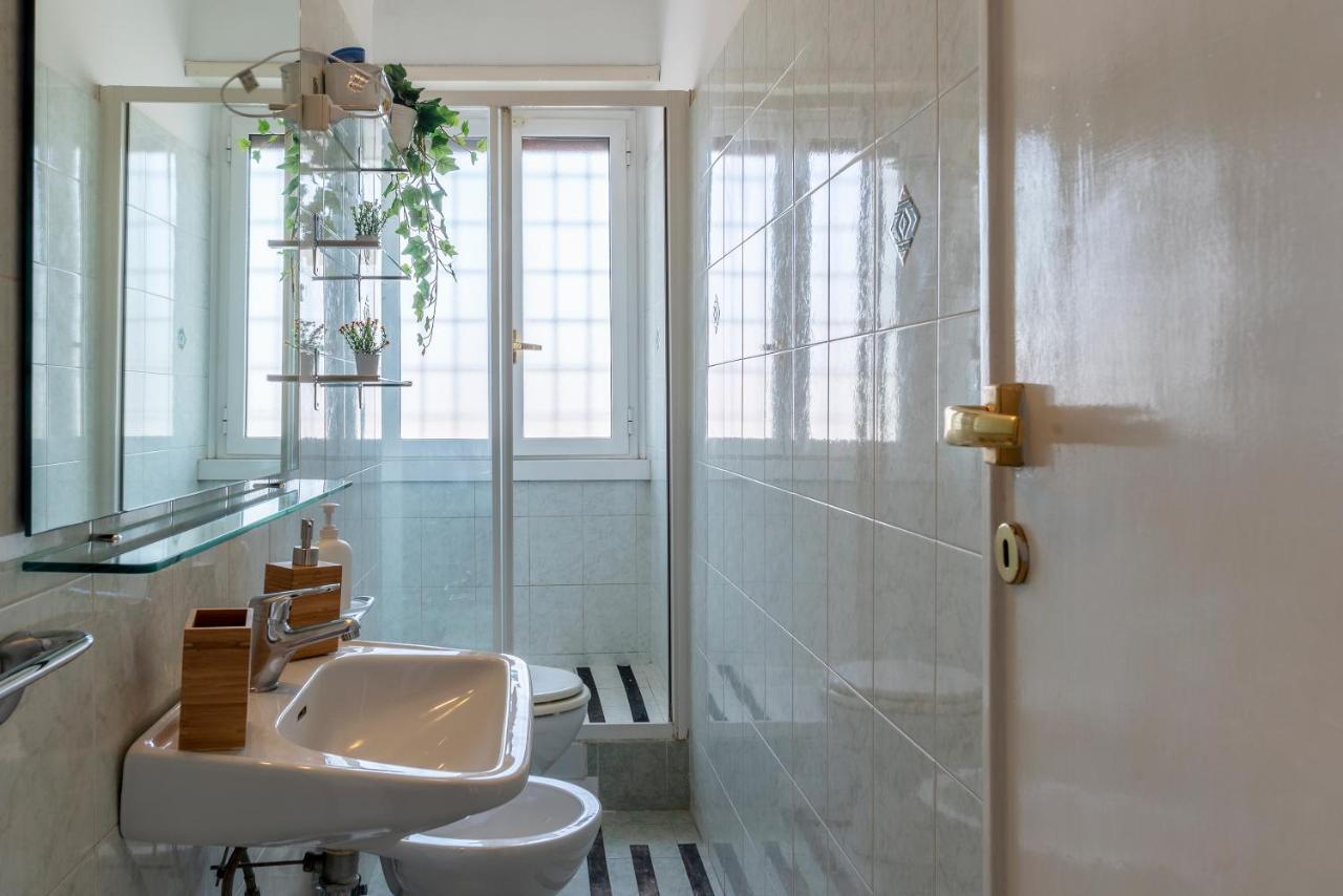 Roomy And Bright Apartment With Terrace 로마 외부 사진