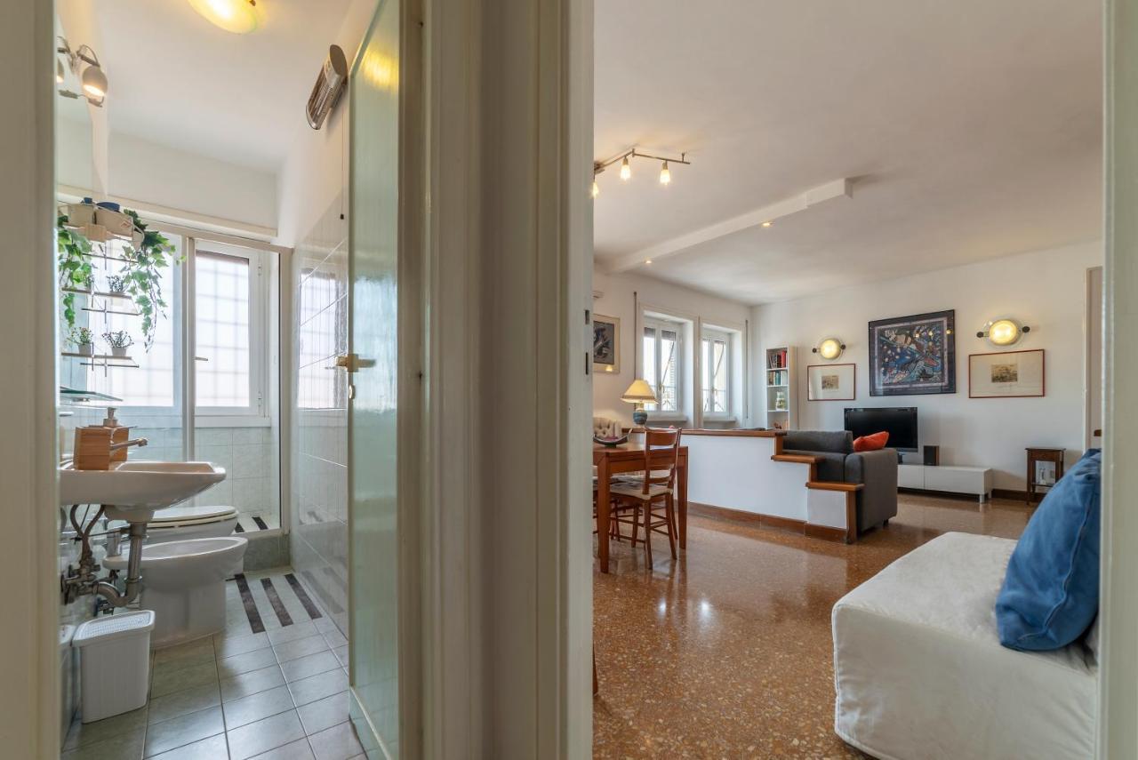 Roomy And Bright Apartment With Terrace 로마 외부 사진